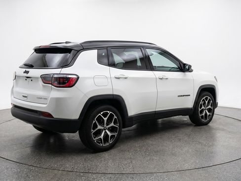 Used 2025 Jeep Compass Limited AWD/4WD image 9