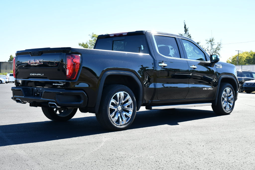 Used 2025 GMC Sierra 1500 Denali w/ Denali Reserve Package AWD/4WD image 7