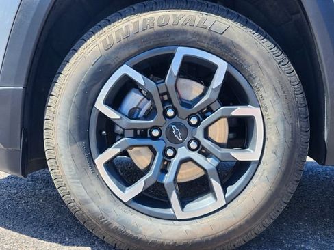 Used 2025 Chevrolet Equinox ACTIV w/ Convenience Package III AWD/4WD image 10