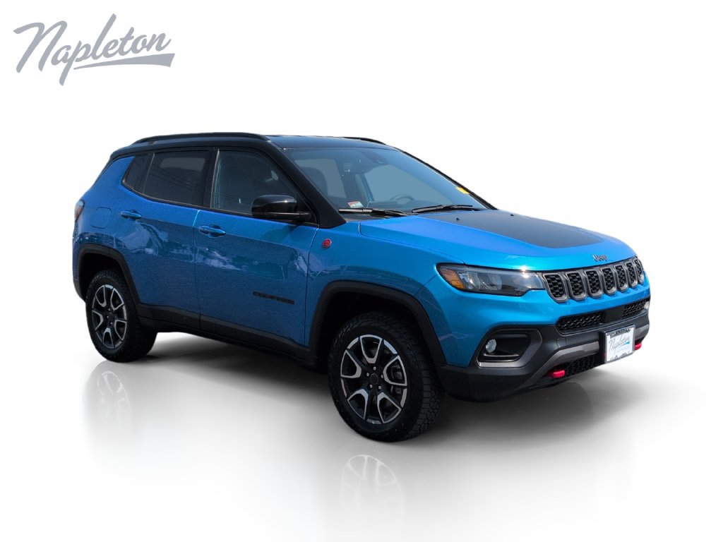 Used 2025 Jeep Compass Trailhawk AWD/4WD image 8