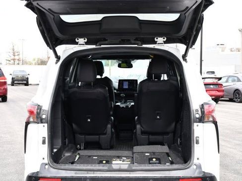 Used 2021 Toyota Sienna XSE image 19