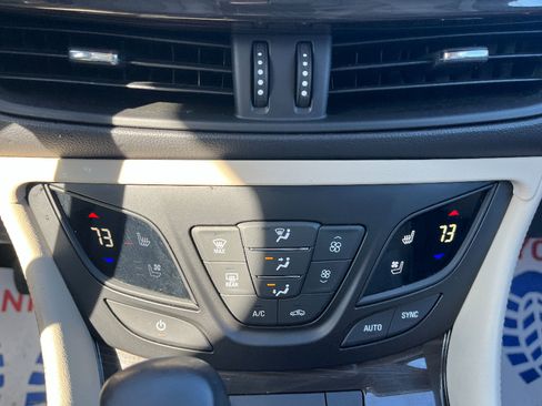 Used 2020 Buick Envision Premium w/ Driver Confidence Package image 28