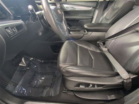 Used 2018 Cadillac XT5 Luxury w/ Driver Awareness Package image 12