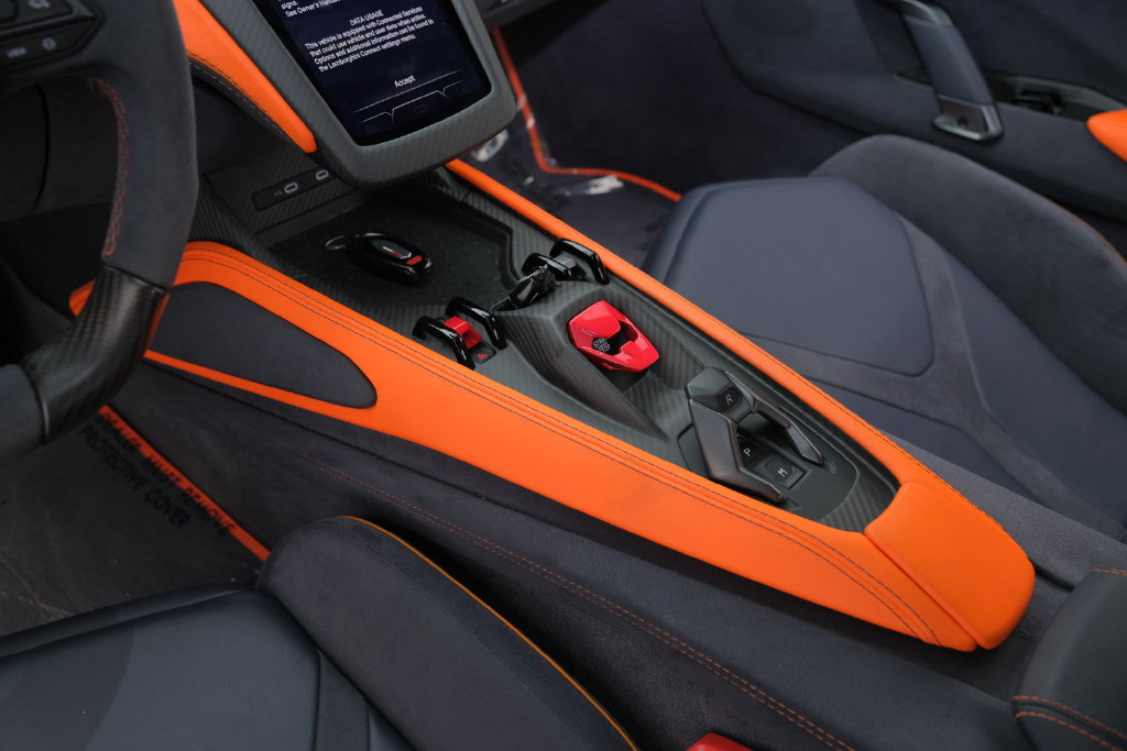 Used 2024 Lamborghini Revuelto AWD/4WD image 10