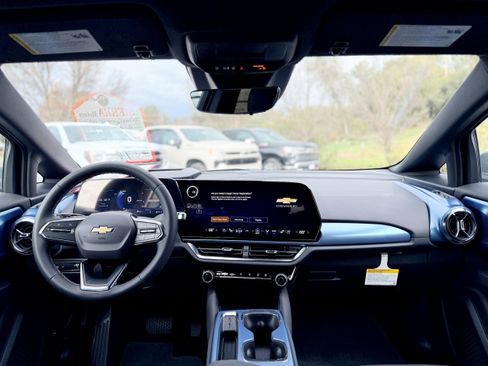 New 2026 Chevrolet Equinox EV LT image 16