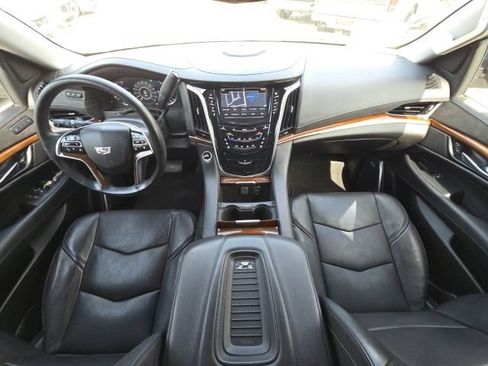 Used 2020 Cadillac Escalade Luxury RWD image 36