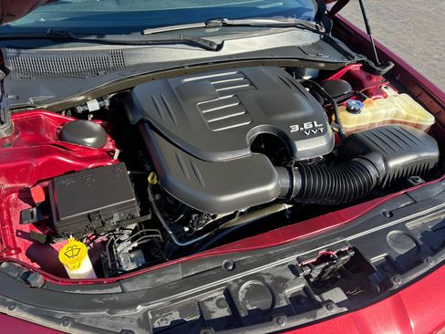 Used 2019 Chrysler 300 Limited image 12