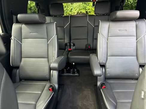 Certified 2024 Cadillac Escalade Sport w/ LPO, Floor Liner Package AWD/4WD image 40