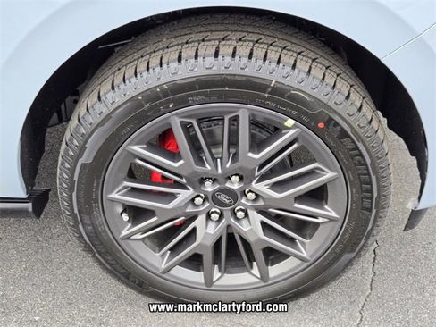 New 2025 Ford Expedition Platinum w/ Stealth Performance Package image 15