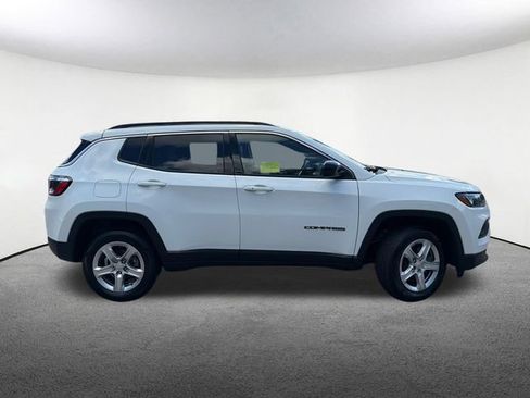 Used 2023 Jeep Compass Latitude AWD/4WD image 14