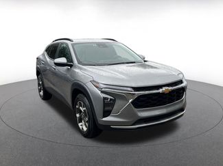 Used 2025 Chevrolet Trax LT video 1