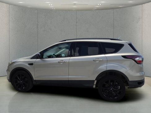 Used 2017 Ford Escape SE w/ SE Sport Appearance Package AWD/4WD image 8