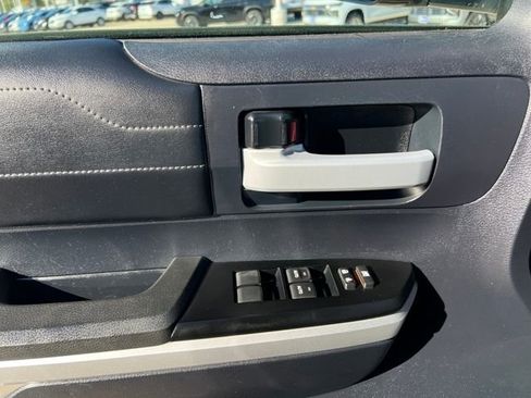Used 2016 Toyota Tundra Limited image 30