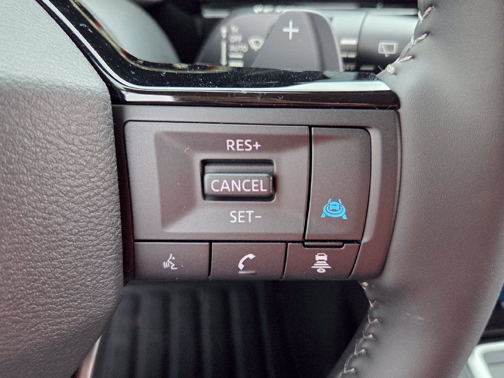 New 2026 Nissan Pathfinder Platinum w/ Accent Package FWD image 26
