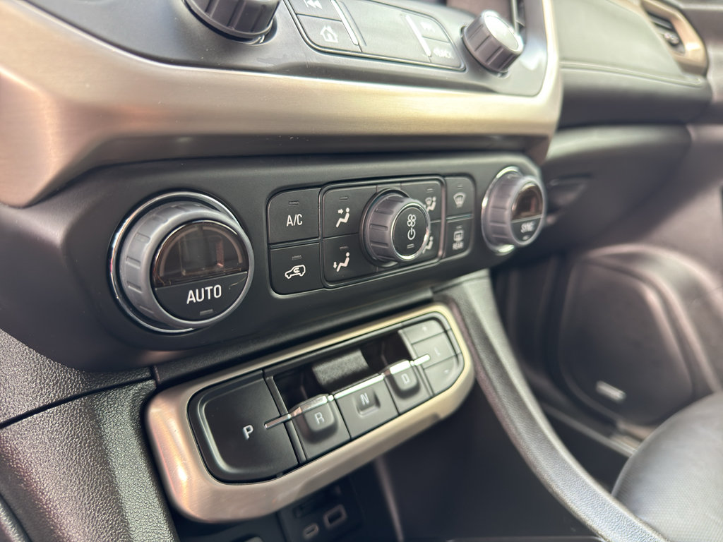 Used 2023 GMC Acadia Denali w/ Denali Technology Package FWD image 17