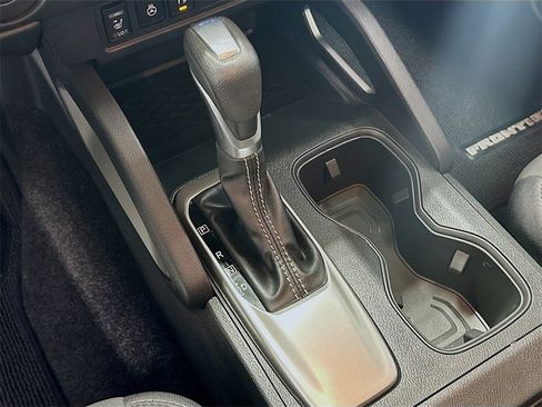 Used 2024 Nissan Frontier SV w/ SV Convenience Package image 18