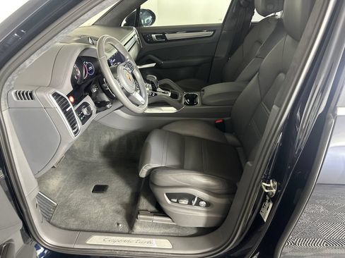 Used 2020 Porsche Cayenne Turbo AWD/4WD image 9