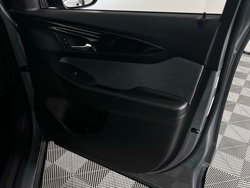 Used 2025 Chevrolet TrailBlazer LT image 32