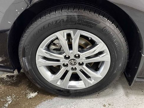 Used 2021 Toyota Sienna XSE image 10