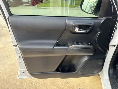 Used 2022 Toyota Tacoma TRD Off-Road w/ Technology Package image 22