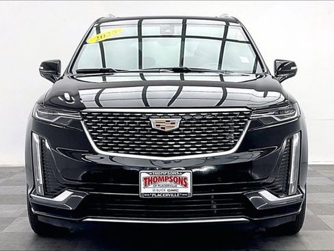 Used 2025 Cadillac XT6 Premium Luxury image 2
