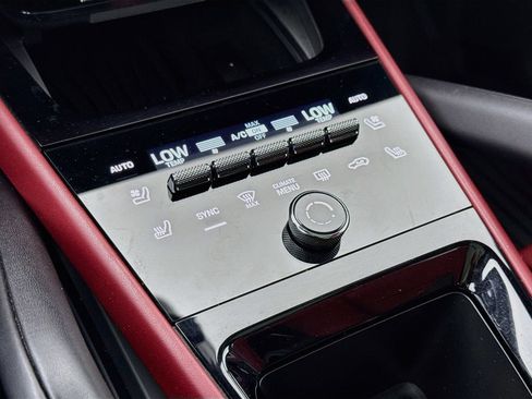 Certified 2024 Porsche Cayenne AWD/4WD image 21