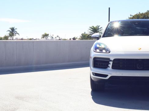 Certified 2023 Porsche Cayenne S w/ Premium Package Plus AWD/4WD image 12