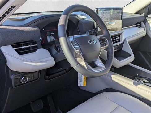 New 2026 Ford Explorer Active w/ Active Comfort Package image 3