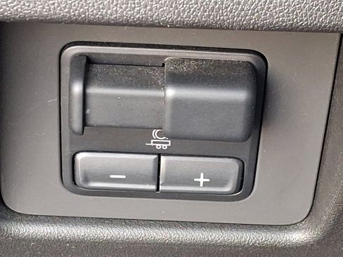 Used 2023 GMC Canyon AT4 w/ AT4 Premium Package image 25