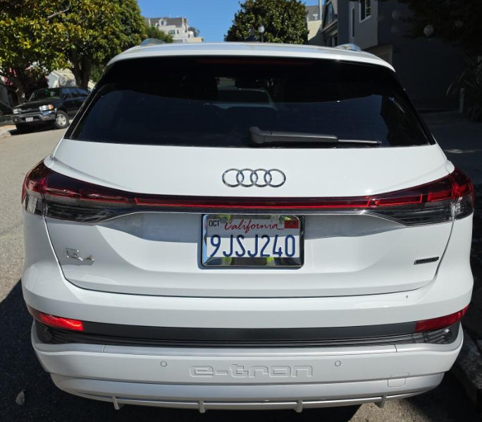 Used 2023 Audi Q4 e-tron Prestige AWD/4WD image 9