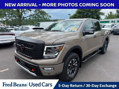 Used 2023 Nissan Titan PRO-4X w/ Pro-4x Convenience Package AWD/4WD image 3