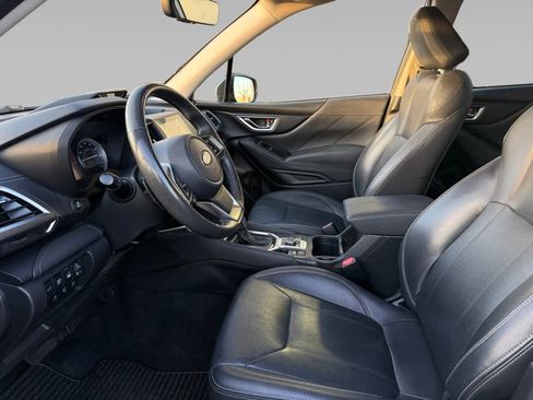 Used 2023 Subaru Forester Touring image 9