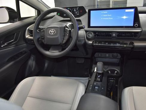 Used 2024 Toyota Prius XLE AWD/4WD image 33