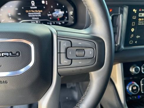 Used 2023 GMC Yukon Denali AWD/4WD image 16