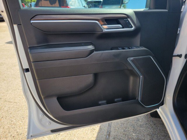 Used 2025 Chevrolet Silverado 1500 LT RWD image 14