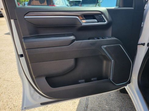 Used 2025 Chevrolet Silverado 1500 LT RWD image 14
