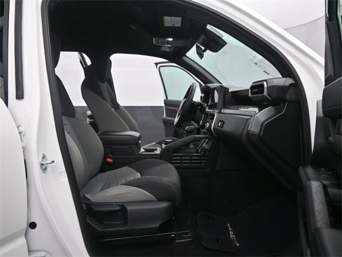 Used 2025 Toyota Tacoma TRD Sport image 18