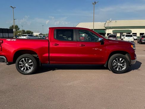 Used 2023 Chevrolet Silverado 1500 LT AWD/4WD image 28