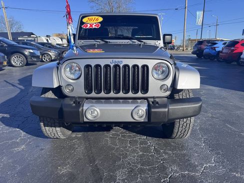 Used 2016 Jeep Wrangler Sahara w/ Dual Top Group image 9