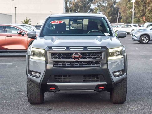 Used 2025 Nissan Frontier PRO-4X image 2
