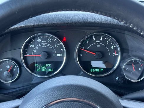 Used 2016 Jeep Wrangler Rubicon w/ Power Convenience Group AWD/4WD image 21