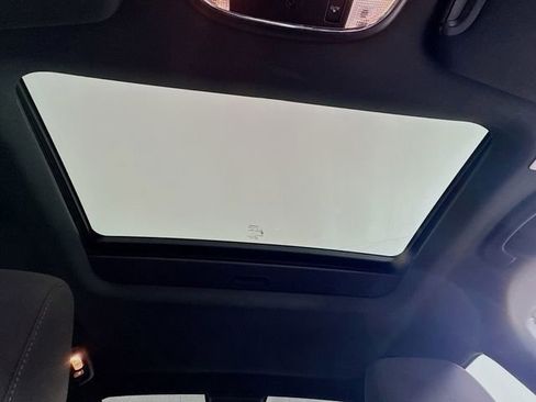 Used 2023 Dodge Charger R/T w/ Blacktop Package image 32