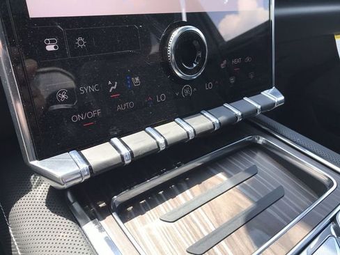 New 2025 GMC Sierra EV Denali image 18