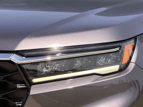 Used 2025 Honda Pilot Touring image 24