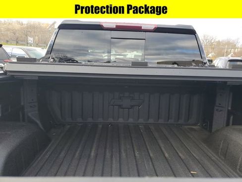 Used 2025 Chevrolet Silverado 1500 LT Trail Boss w/ Convenience Package II image 8