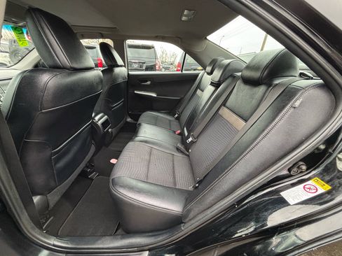 Used 2014 Toyota Camry SE image 14