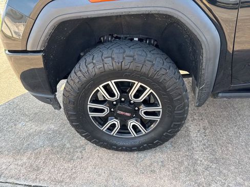 Used 2021 GMC Sierra 2500 AT4 w/ AT4 Premium Plus Package image 19