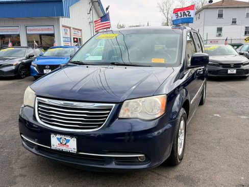 Used 2012 Chrysler Town & Country Touring w/ Entertainment Group #1 image 1