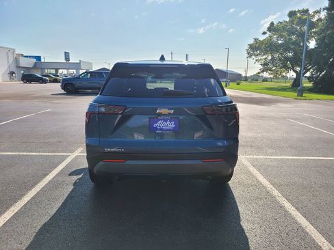New 2027 Chevrolet Equinox LT FWD image 6