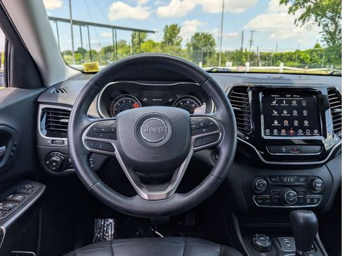 Used 2019 Jeep Cherokee Limited AWD/4WD image 29